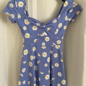 Forever 21 Scoop Neck Daisy Dress